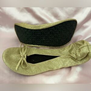 Silky Toes Sparkly Gold Foldable Flats Glitter Ballet Slipper Shoes; Size M/L